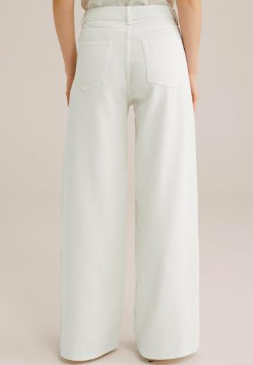 Клешеные джинсы