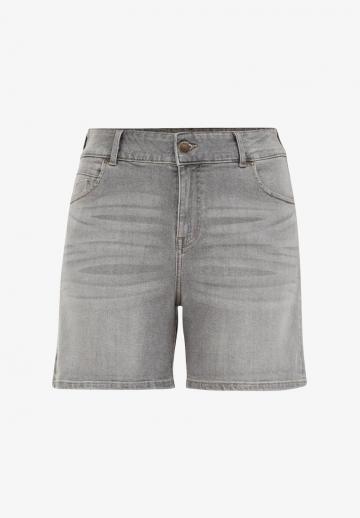 Джинсовые шорты