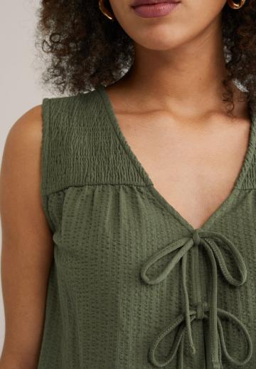 Блузка без рукавов