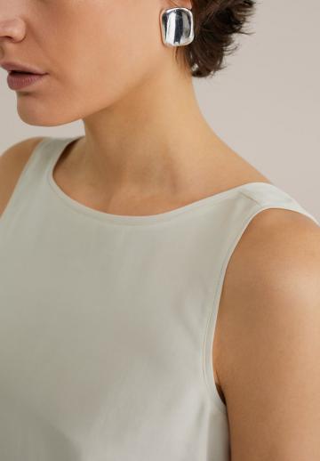 Блузка без рукавов