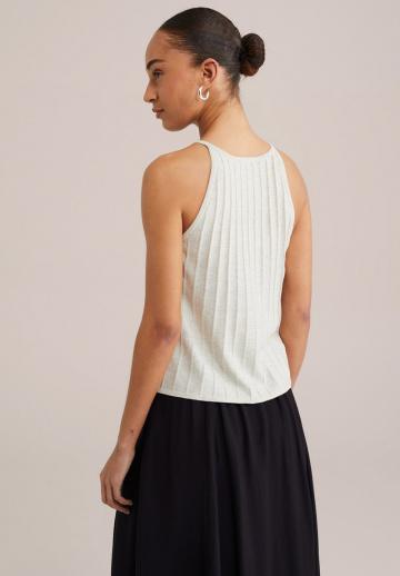 Топ на бретельках