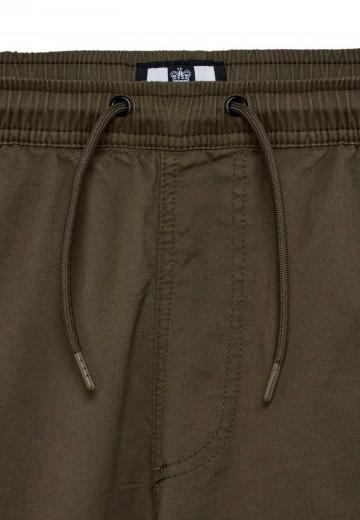 Брюки с накладными карманами