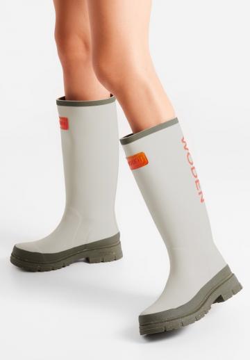 Резиновые сапоги