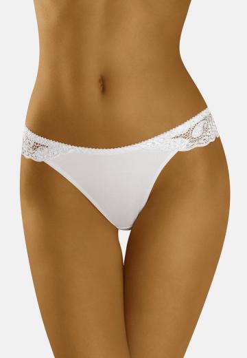 Трусы на бедрах