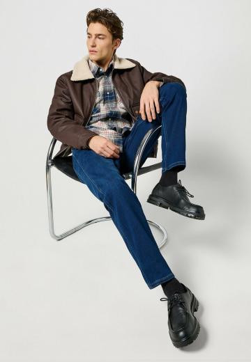 Прямые джинсы