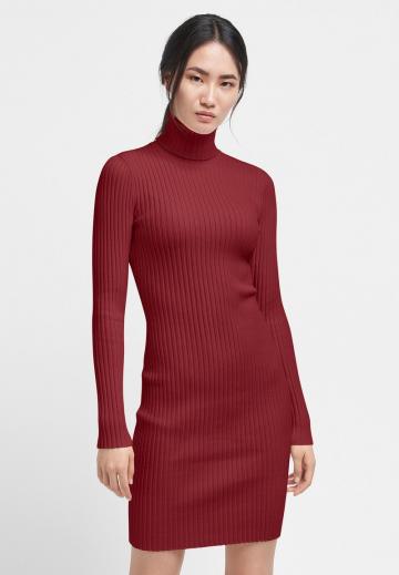 Вязаное платье