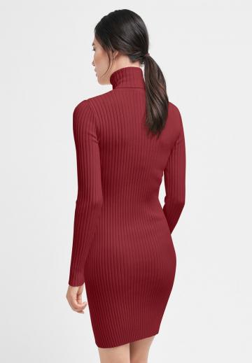 Вязаное платье