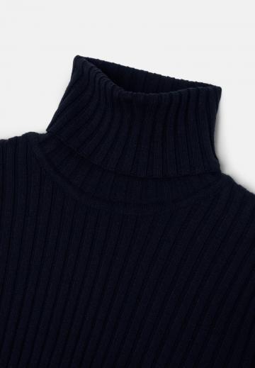 Вязаное платье