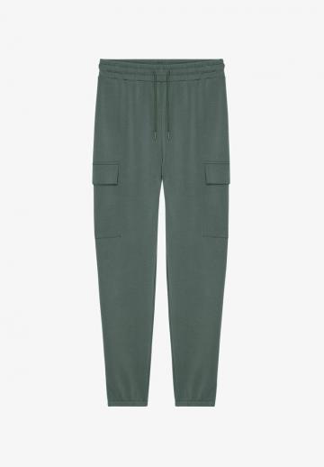 Брюки с накладными карманами