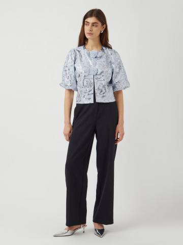 Короткий блейзер