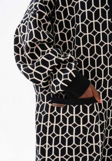 Длинный жилет