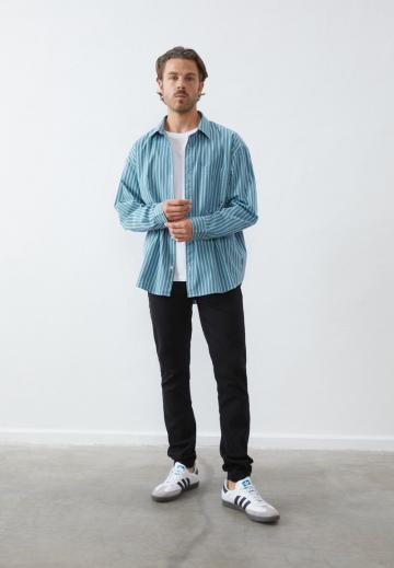 Узкие джинсы