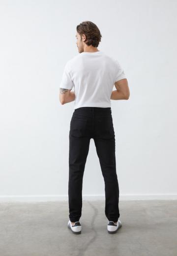 Узкие джинсы