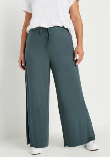 Брюки с накладными карманами