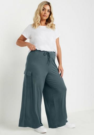 Брюки с накладными карманами