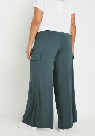 Брюки с накладными карманами