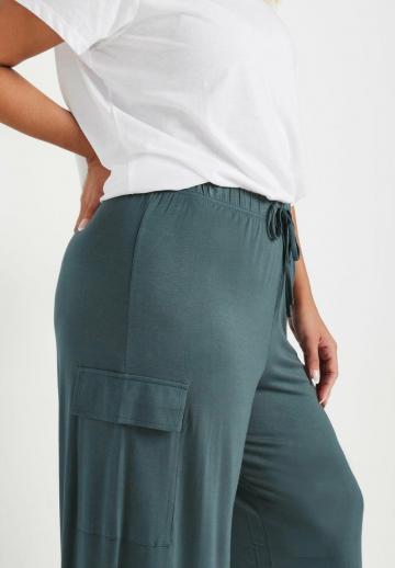 Брюки с накладными карманами