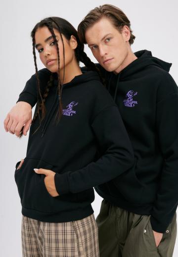 Пуловер с капюшоном