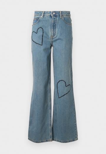 Джинсы бойфренда