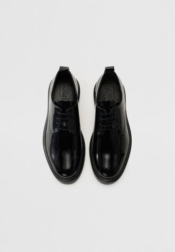 Ботинки на шнуровке