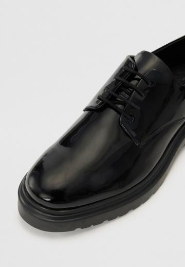 Ботинки на шнуровке