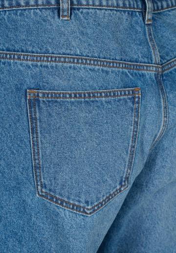 Прямые джинсы