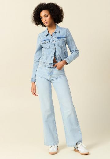 Джинсовая куртка