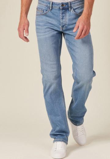 Прямые джинсы