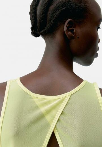 Спортивный топ