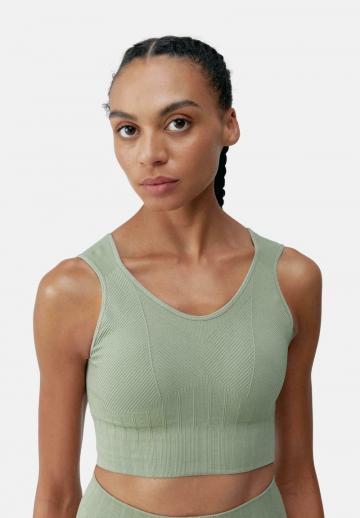 Спортивный топ