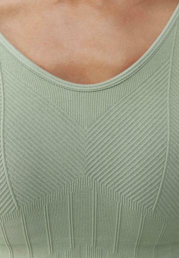 Спортивный топ