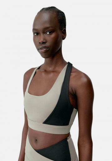 Спортивный бюстгальтер