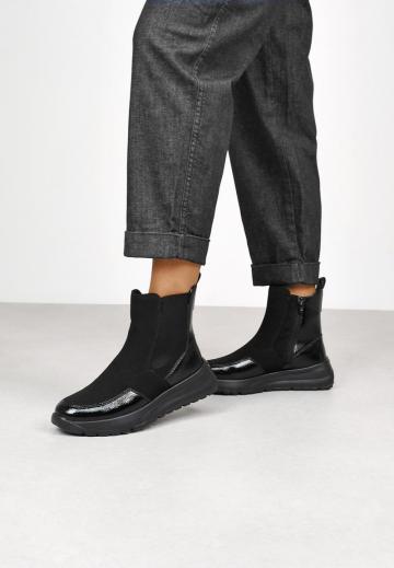 Сапожки на танкетке