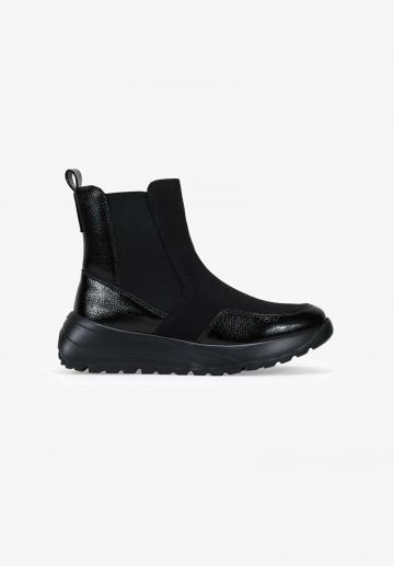 Сапожки на танкетке