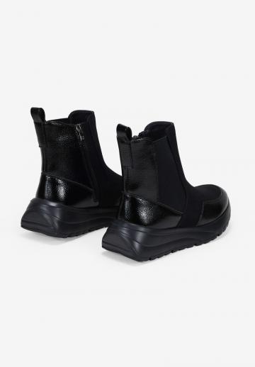 Сапожки на танкетке