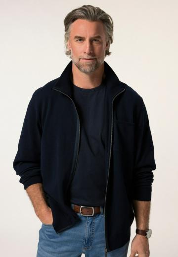 Вязаная кофта