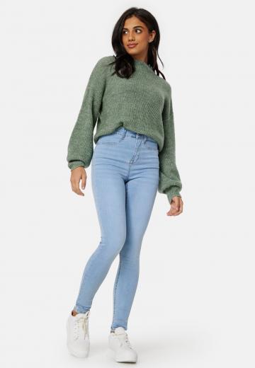 Узкие джинсы