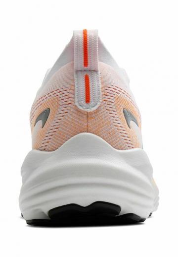 Беговые кроссовки