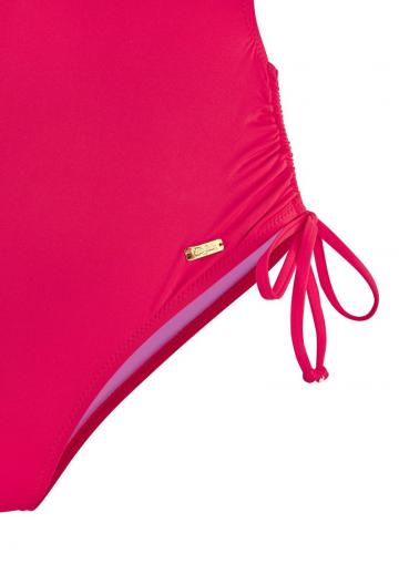 Слитный купальник