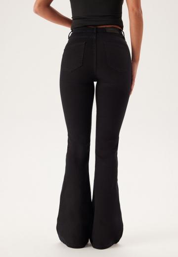 Клешеные джинсы