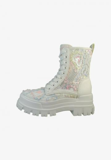 Ботинки на шнуровке