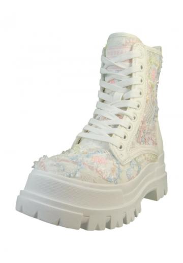 Ботинки на шнуровке