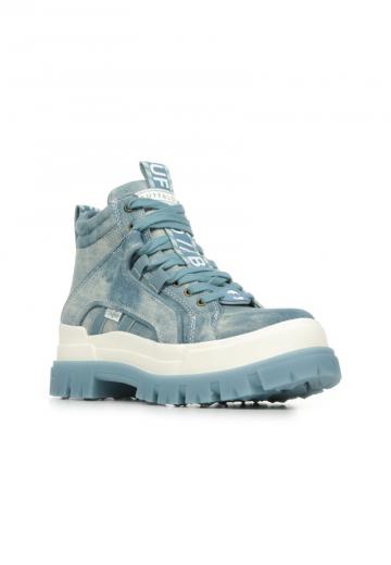 Ботинки на шнуровке