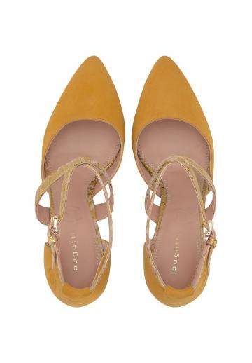 Туфли с ремешком