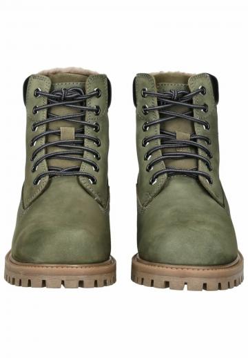 Зимние ботинки