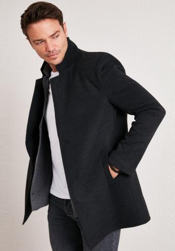 Короткое пальто