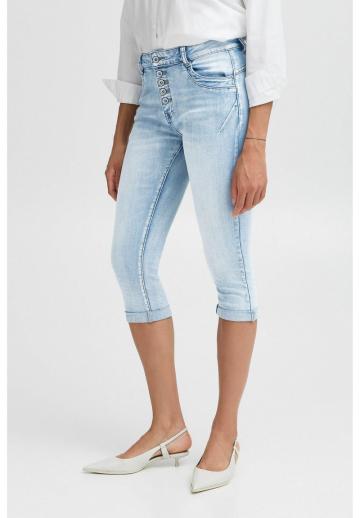 Короткие джинсы