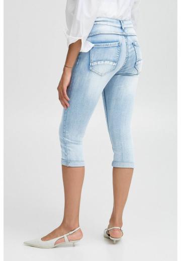 Короткие джинсы