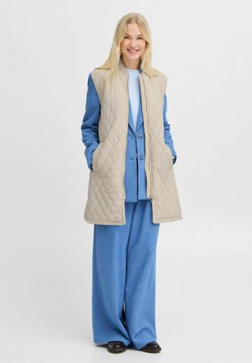 Длинный жилет