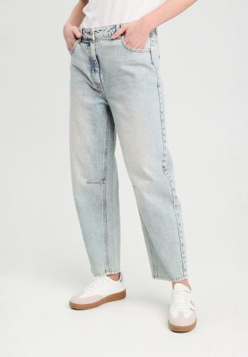 Свободные джинсы